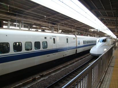 名古屋駅にて　2010年5月30日　写真撮影　古田陽久